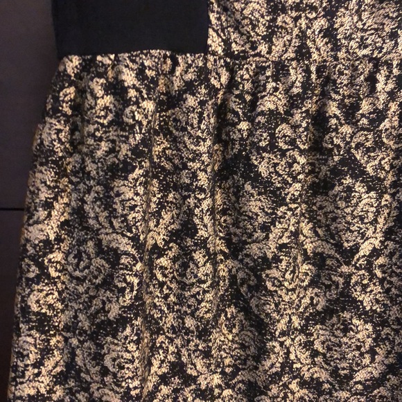 ⭐️ LOFT Black and Gold Brocade Sheath Dress - Picture 3 of 7